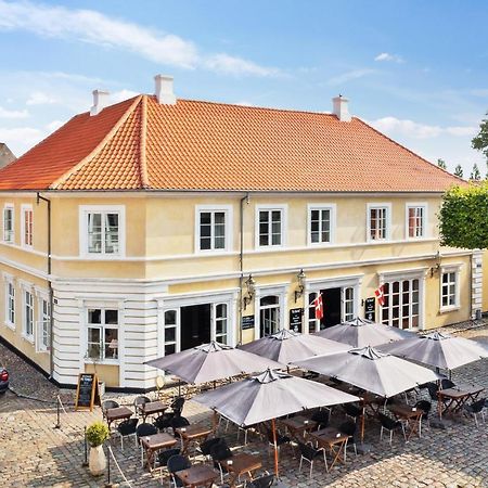 Hotel Pa Torvet Ærøskøbing Exterior foto